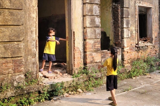 Nguy hiểm trẻ em vui chơi trong khu nhà bỏ hoang ở xã Đồng Quang (Gia Lộc)