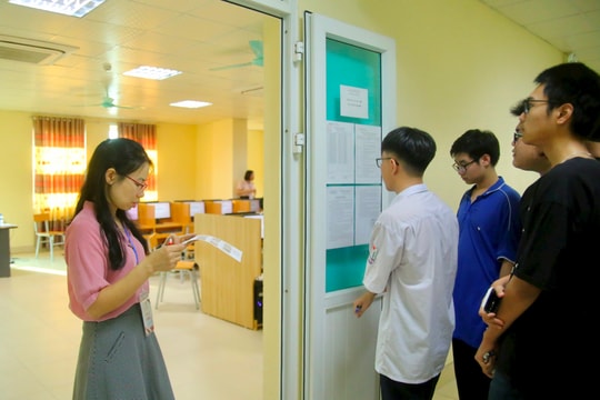 Gần 600 thí sinh tham gia kỳ thi đánh giá tư duy đầu tiên của Đại học Bách khoa Hà Nội tại Hải Dương