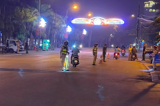 Công an huyện Thanh Hà xử phạt 12 người vi phạm giao thông trong ngày đầu nghỉ lễ