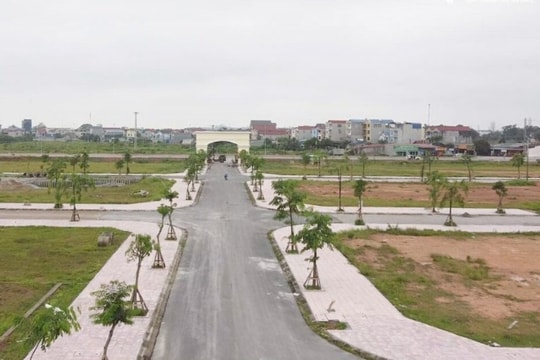 Giá bất động sản Hà Nội quá cao, nhà đầu tư "ôm" tiền mua đất nền ở tỉnh