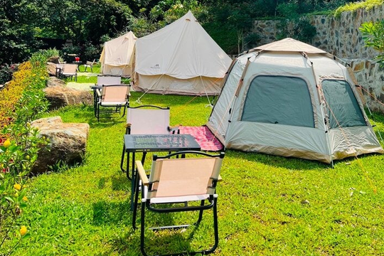Giá vé máy bay đắt đỏ, dân đổ xô đi du lịch gần, homestay ven Hà Nội bội thu