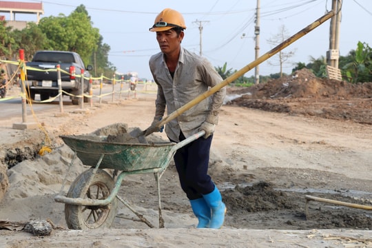 Những công nhân không nghỉ lễ