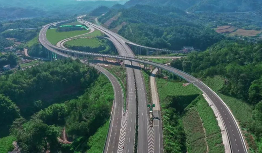 Cao tốc Trung Quốc sập, ít nhất 19 người thiệt mạng