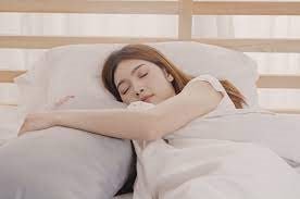 4 cách ngủ ngon mà không có điều hòa