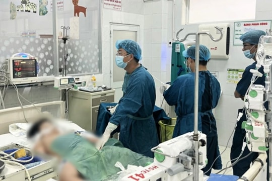 Vụ nghi ngộ độc do ăn bánh mì ở Đồng Nai: 2 bệnh nhi nguy kịch, 1 bé ngưng tim