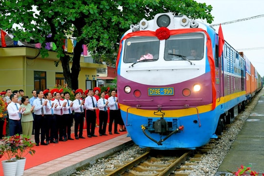 Đoàn tàu đầu tiên xuất phát từ ga Cao Xá (Cẩm Giàng) tham gia hành trình liên vận quốc tế