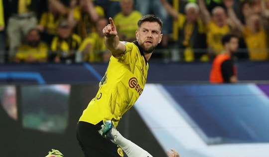 Mbappe mờ nhạt, PSG bại trận trước Dortmund