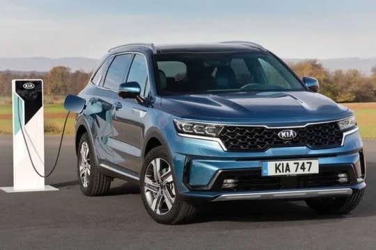 Tồn kho 2 năm, Kia Sorento phải giảm giá cả trăm triệu đồng để xả hàng
