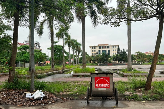 Nhếch nhác quảng trường trong khu đô thị phía tây thị trấn Gia Lộc