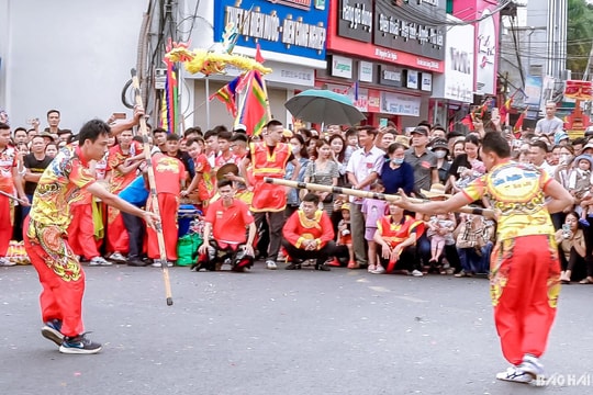 Về đền thờ Nguyễn Chế Nghĩa ở Gia Lộc xem đánh thó