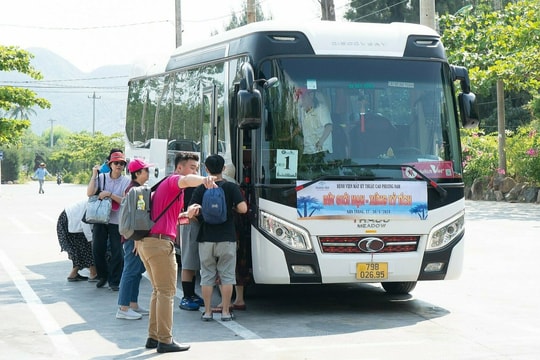 Sau kỳ nghỉ 30/4, du lịch đường bộ tiếp tục lên ngôi