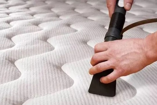 Mẹo làm sạch đệm không cần giặt
