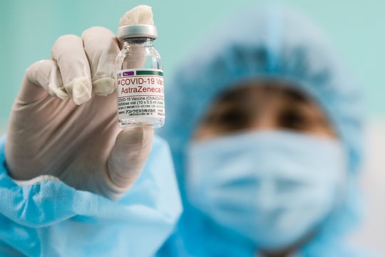 Bộ Y tế: Người tiêm vaccine Covid-19 của AstraZeneca "không nên hoang mang"