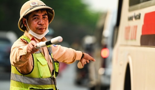 Thủ tướng gửi thư khen cảnh sát giao thông