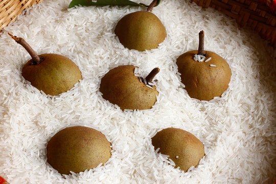 4 mẹo đơn giản biến quả xanh thành chín