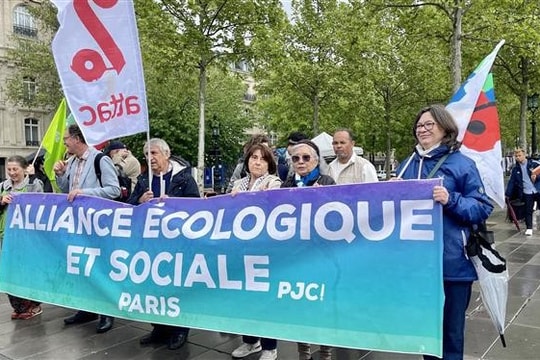 OV, French citizens rally in support of Tran To Nga’s Agent Orange lawsuit