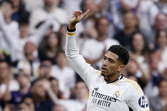 Barca giúp giúp Real Madrid vô địch La Liga sớm 4 vòng đấu