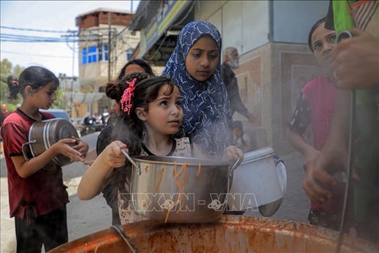 Quân đội Israel bắt đầu sơ tán dân thường Palestine khỏi Rafah