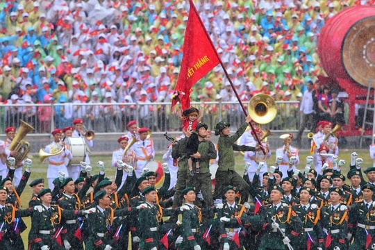 Khoảnh khắc ấn tượng trong lễ diễu binh tại Điện Biên Phủ