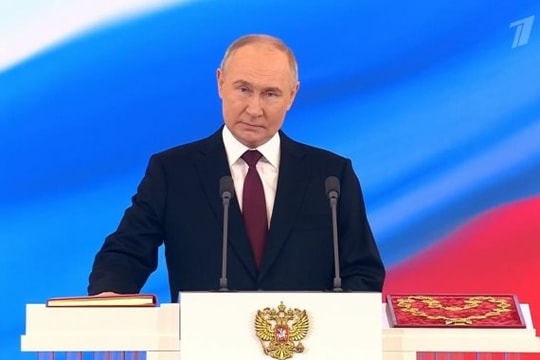 Tổng thống Vladimir Putin tuyên thệ nhậm chức nhiệm kỳ thứ 5