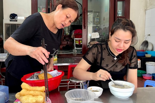 Về Sao Đỏ (Chí Linh) ăn cháo hến, cháo trai