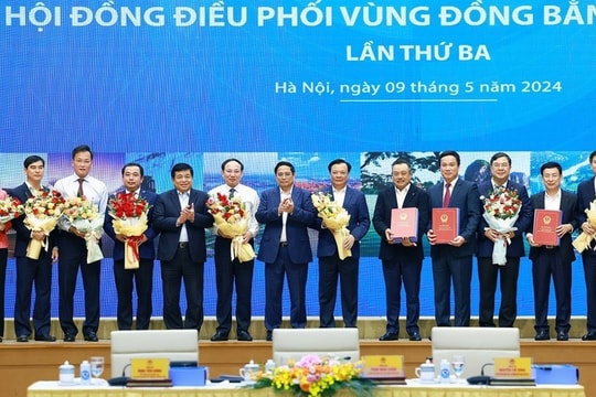 PM chairs Red River Delta Region Coordinating Council’s meeting