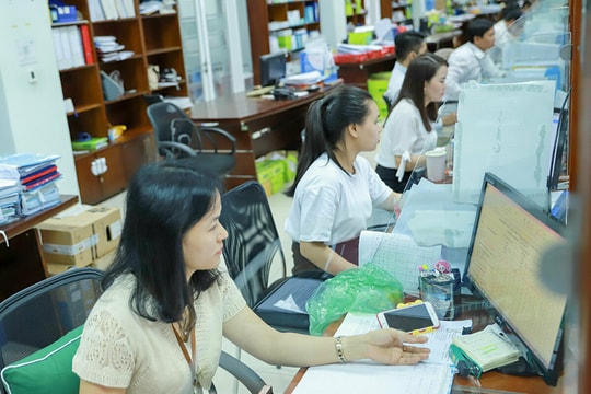 Báo cáo Bộ Chính trị về cải cách tiền lương trong tháng 5