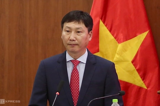 Những thách thức nào chờ Huấn luyện viên Kim Sang-sik?