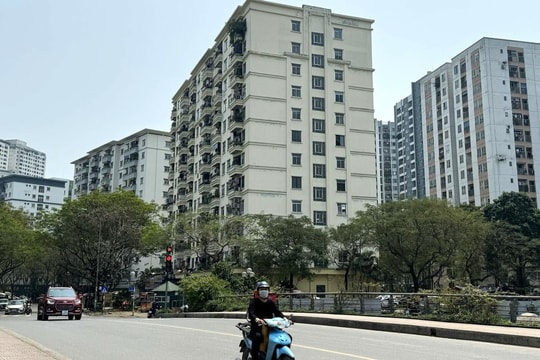 Chung cư cũ ngừng sốt