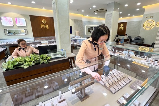 Giá vàng SJC ở Hải Dương tăng “dựng đứng”, có khách muốn mua 10 lượng