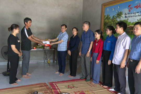 Cẩm Giàng hỗ trợ gia đình bé gái 19 ngày tuổi tử vong do bị bỏng nặng