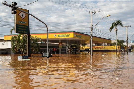 Miền Nam Brazil tiếp tục hứng chịu mưa lớn