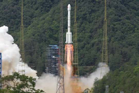 Trung Quốc phóng vệ tinh cạnh tranh với Starlink của SpaceX