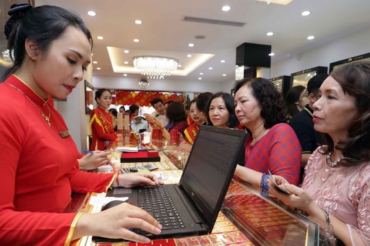 Giá vàng giảm mạnh sau chỉ đạo của Chính phủ thanh tra thị trường vàng