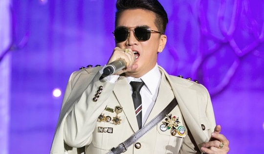 Lập hội đồng duyệt trang phục của Đàm Vĩnh Hưng trong show diễn tại Hà Nội