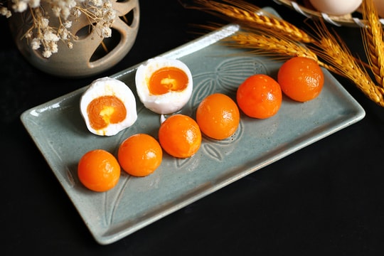 Tại sao có trứng vịt muối mà không có trứng gà muối?