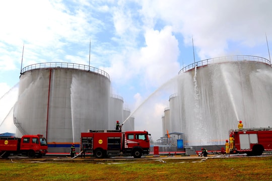 Xí nghiệp Kho vận xăng dầu K132 (Hải Dương) thực hiện nghiêm quy trình sản xuất an toàn