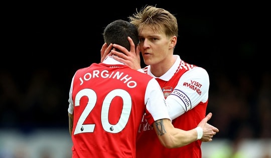 Trường hợp nào giúp Arsenal, Man City vô địch Giải ngoại hạng Anh?