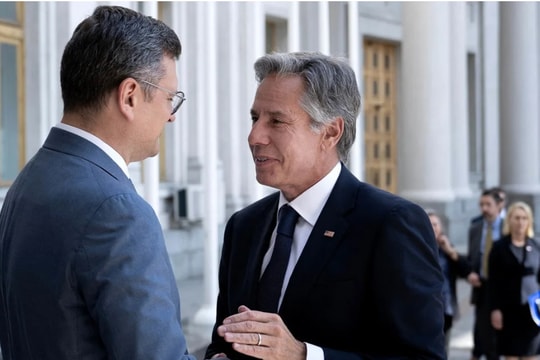 Mục đích chuyến thăm bất ngờ của Ngoại trưởng Mỹ tới Ukraine