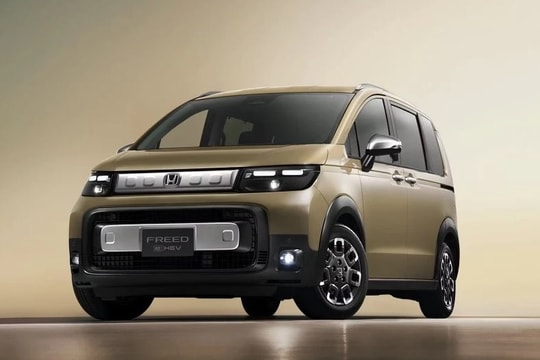Cận cảnh Honda Freed - mẫu MPV hybrid đầy thực dụng