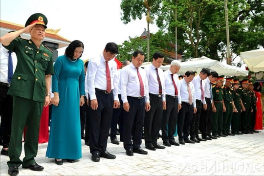 Hải Dương dâng hương, dâng hoa kỷ niệm 134 năm ngày sinh Chủ tịch Hồ Chí Minh