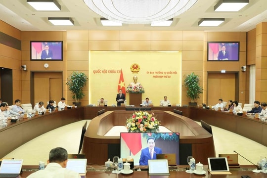 Bế mạc Phiên họp thứ 33 của Ủy ban Thường vụ Quốc hội