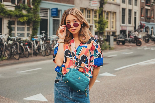 Lưu ý diện đồ họa tiết ưng mắt mà không sến súa trong mùa hè