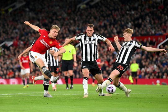 Man Utd chấm dứt chuỗi trận không thắng