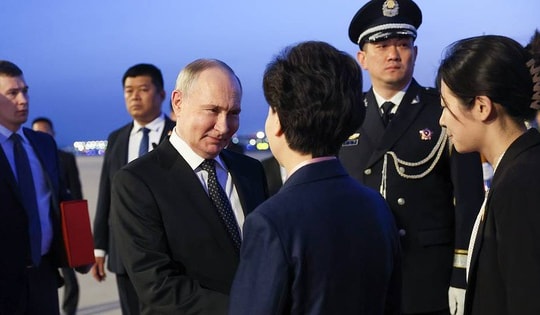 Tổng thống Putin bắt đầu thăm Trung Quốc