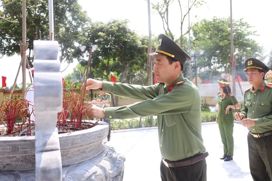 Nhiều nơi ở Hải Dương dâng hương tưởng niệm Chủ tịch Hồ Chí Minh