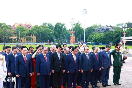 Lãnh đạo Đảng, Nhà nước viếng Chủ tịch Hồ Chí Minh nhân ngày sinh của Người