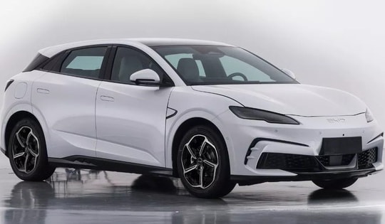 BYD Seal sắp vào Việt Nam có phiên bản mới, pin chạy 1.000km/lần sạc