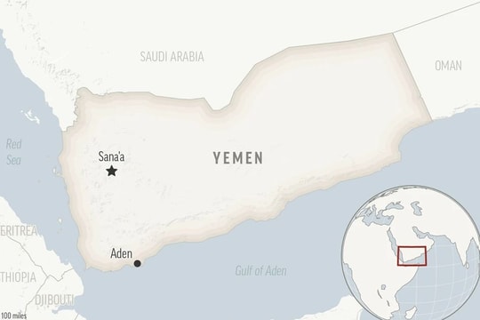 Houthi tấn công tàu chở dầu treo cờ Panama ở ngoài khơi Yemen