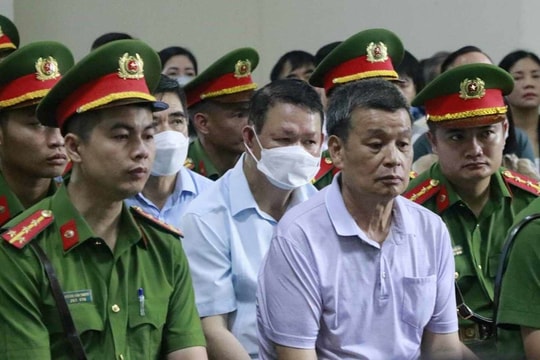 Xét xử cựu Bí thư Tỉnh ủy Lào Cai "nhận quà Tết" 5 tỷ đồng